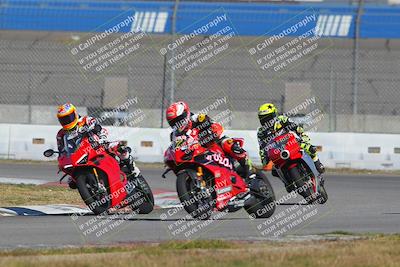 media/Nov-26-2022-Fastrack Riders (Sat) [[b001e85eef]]/Level 1/Session 3 Outside Turn 9/